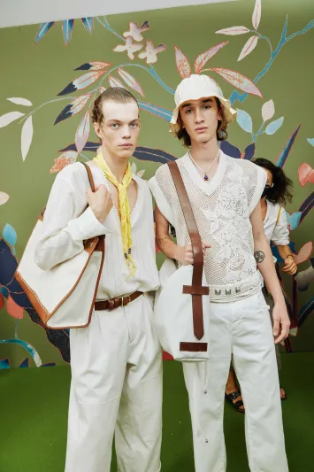 عائلة اللون الموحد.. اتجاه جديد للرجل العصري