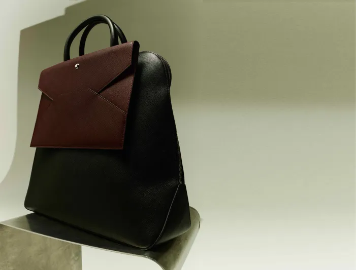 كلاسيكية لكن عصرية.. مجموعة Sartorial الجلدية من Montblanc
