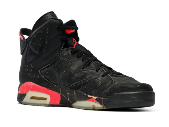 طرح مجموعة أحذية لـ«مايكل جوردان» للبيع في هونغ كونغ