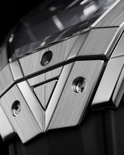 "Spirit of Big Bang Sang Bleu".. ساعة تجسد روح الابتكار