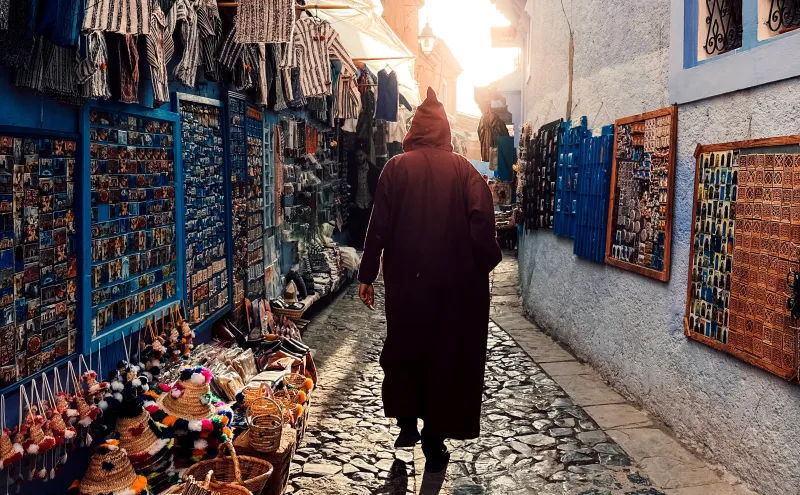 في شفشاون وعمان ومراكش.. كاميرا "آيفون 14" تلتقط منظور عبدالله الشايجي بتفاصيله الأخّاذة