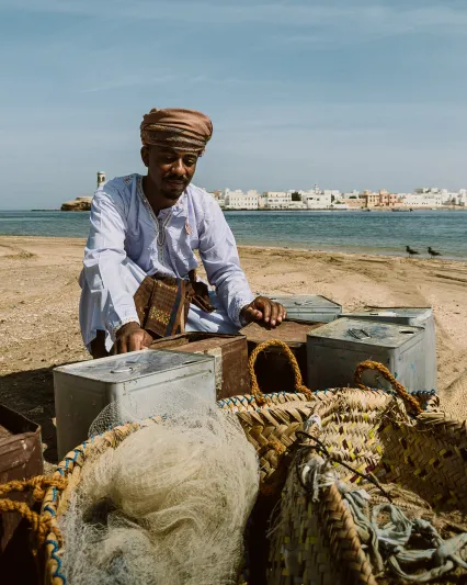 في شفشاون وعمان ومراكش.. كاميرا "آيفون 14" تلتقط منظور عبدالله الشايجي بتفاصيله الأخّاذة