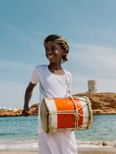 في شفشاون وعمان ومراكش.. كاميرا "آيفون 14" تلتقط منظور عبدالله الشايجي بتفاصيله الأخّاذة