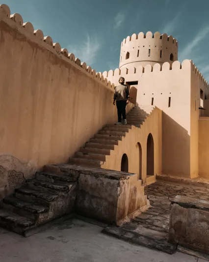 في شفشاون وعمان ومراكش.. كاميرا "آيفون 14" تلتقط منظور عبدالله الشايجي بتفاصيله الأخّاذة