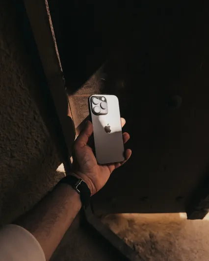 في شفشاون وعمان ومراكش.. كاميرا "آيفون 14" تلتقط منظور عبدالله الشايجي بتفاصيله الأخّاذة