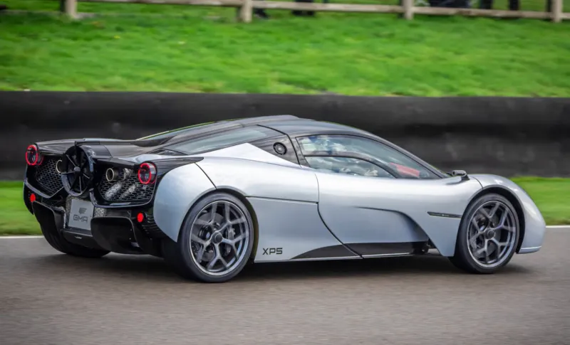 غوردان موراي.. رواية الشغف بالقيادة ومتعتها