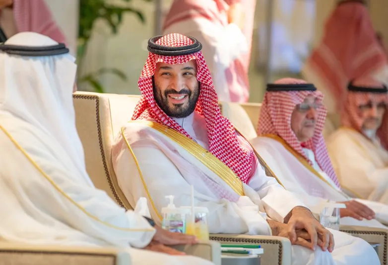 حضور سمو ولي العهد الأمير محمد بن سلمان يزيّن مدرجات نهائي كأس الملك 2023 (فيديو)