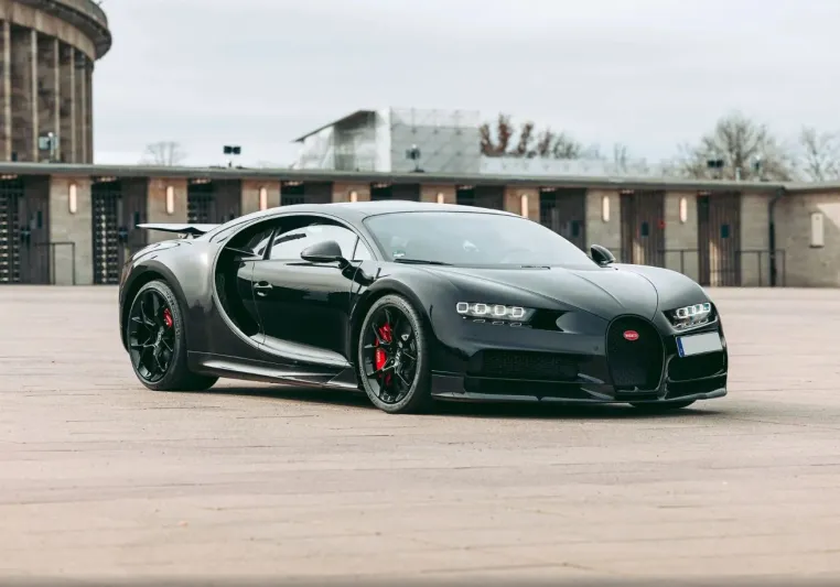 سيارة "بوغاتي شيرون" للبيع بـ3.5 مليون دولار.. هل تشتريها؟