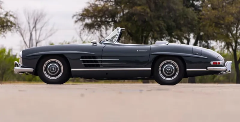 للبيع.. سيارة مرسيدس بنز 300SL Roadster موديل 1961