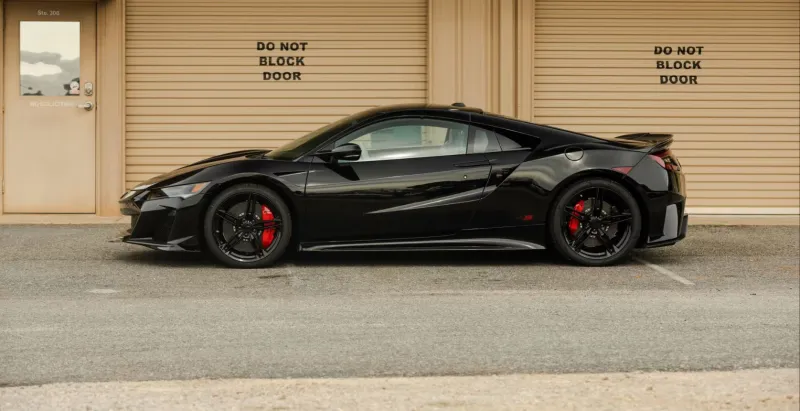 انطلقت 6 أميال فقط.. سيارة فريدة طراز "Acura NSX S" للبيع