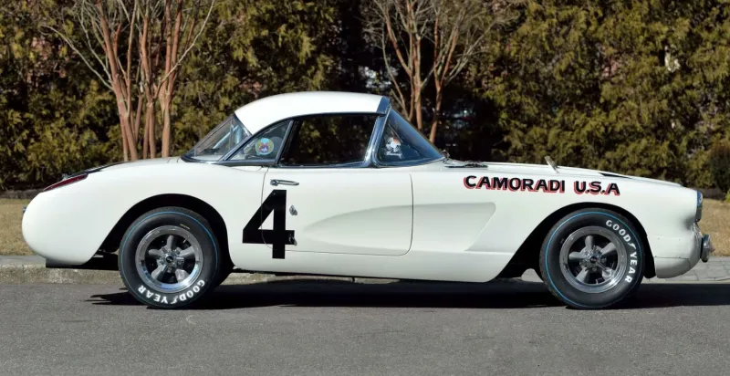 سيارة "شيفروليه كورفيت" موديل 1960 للبيع بسعر ضخم