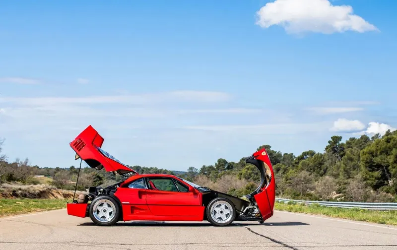 سيارة فريدة من "فيراري" للبيع مقابل 3 ملايين يورو