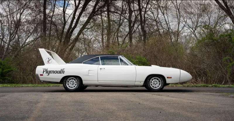 سيارة "Plymouth Hemi Superbird" فريدة للبيع بـ750 ألف دولار