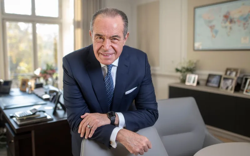 ملياردير مصري يشتري ناديًا أمريكيًا مقابل نصف مليار دولار