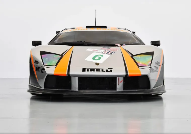 سيارة سباقات "لامبورغيني" نادرة للبيع في مزاد