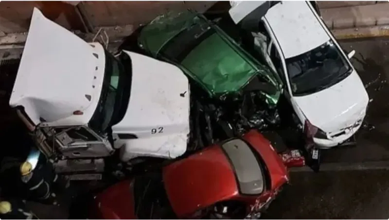 مصدر الصورة - موقع العربية اصطدام شاحنة بموكب زفاف.. 14 ضحية في حادث العقبة (فيديو)