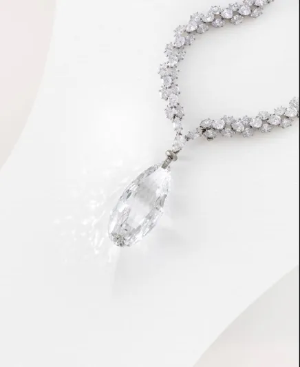 مجوهرات "هايدي هورتن" للبيع بـ150 مليون دولار (فيديو)