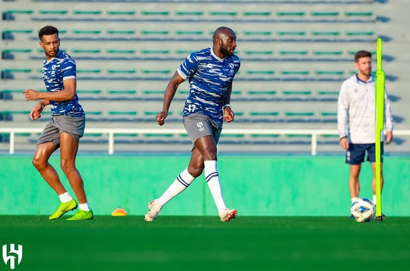 الهلال في مواجهة حاسمة غدًا أمام أوراوا في إياب نهائي دوري أبطال آسيا