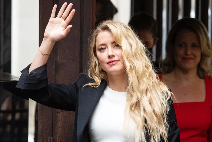 "آمبر هيرد" تعتزل التمثيل.. وتختار هذه الدولة للعيش فيها