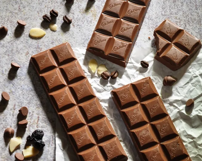 لماذا تم سحب 6 أنواع من شيكولاتة "كادبوري" من أسواق بريطانيا؟