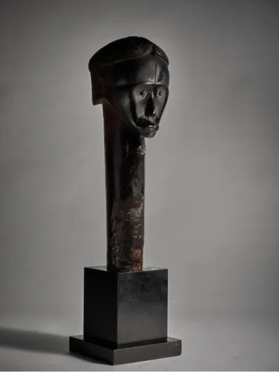 تمثال "Fang Head" للبيع مقابل 6 ملايين يورو في مزاد