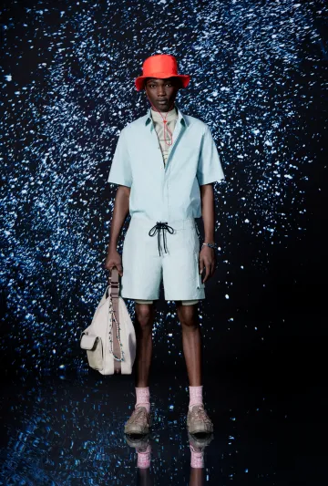 أزياء الشاطئ المستدامة على طريقة "ديور" و"بارلي"