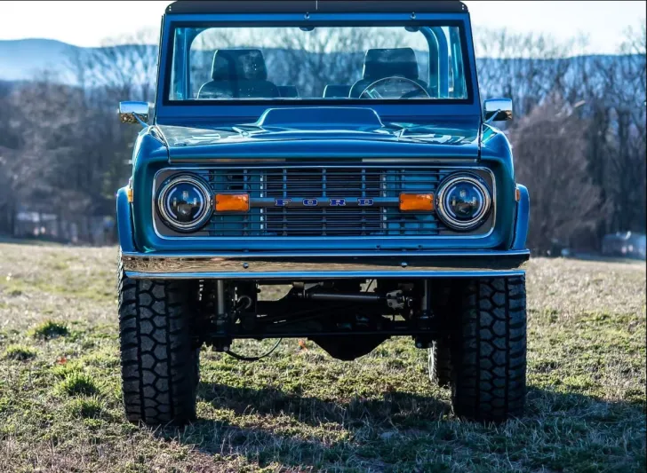 سيارة "Ford Bronco" موديل 1973 للبيع في مزاد مايكوم