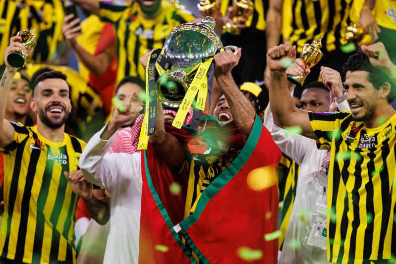 الاتحاد يتوج بلقب الدوري في ملعب الجوهرة المشعة (صور)