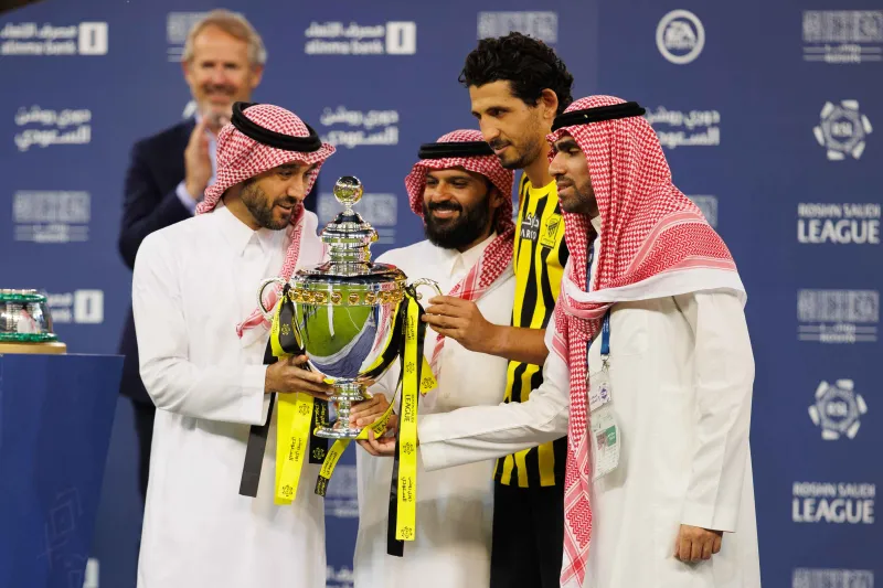 الاتحاد يتوج بلقب الدوري في ملعب الجوهرة المشعة (صور)