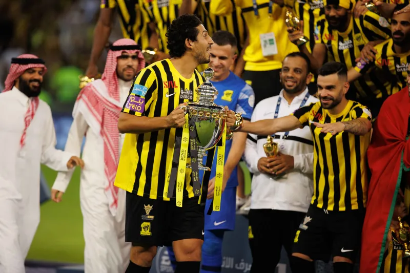 الاتحاد يتوج بلقب الدوري في ملعب الجوهرة المشعة (صور)