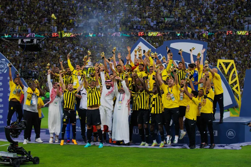 الاتحاد يتوج بلقب الدوري في ملعب الجوهرة المشعة (صور)