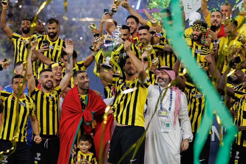 الاتحاد يتوج بلقب الدوري في ملعب الجوهرة المشعة (صور)