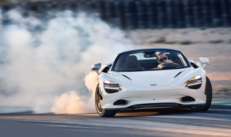 سيارات رياضية خارقة بنكهة هجينة