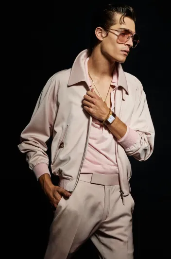 مجموعة أزياء TOM FORD لصيف 2023: الدمج بين العودة إلى الجذور والعصرية