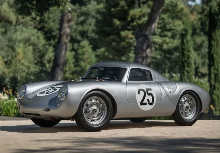 مصدر الصورة - rmsothebys سيارة "بورشه 550A" موديل 1956 للبيع مقابل 7.5 مليون دولار