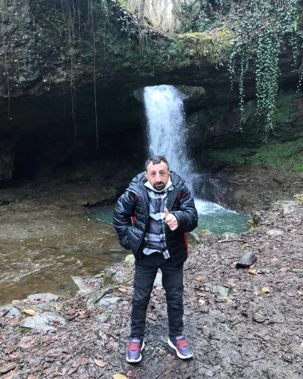 لماذا يهدد "كوكسال بابا" بمقاضاة شاب مصري؟