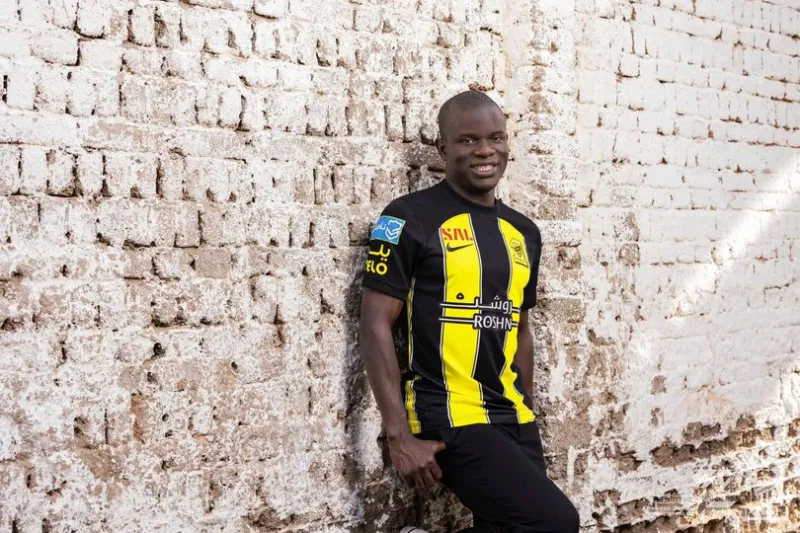 لاعبو الاتحاد يغنون لـ "بنزيما" و"كانتي".. ماذا قالوا؟  (فيديو)