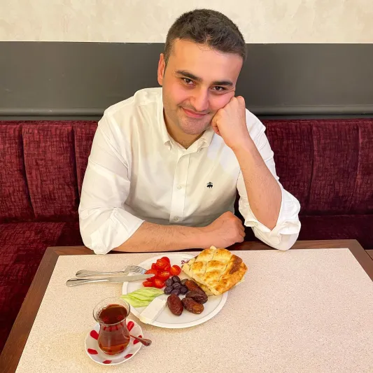 الشيف بوراك يقاضي والده بتهمة الاحتيال.. ما القصة؟  (فيديو)