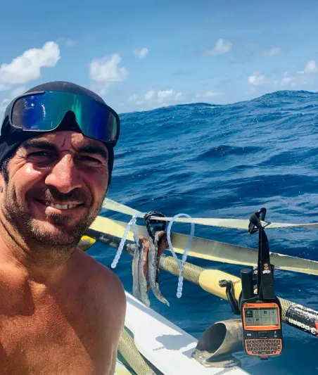 نجاة مجدف أمريكي تاه في المحيط الهادي أكثر من شهر (فيديو)