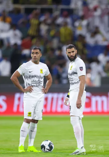 "بنزيما" بعد أول أهدافه مع الاتحاد: "الأجواء مذهلة.. شكرًا للجماهير"  (فيديو)