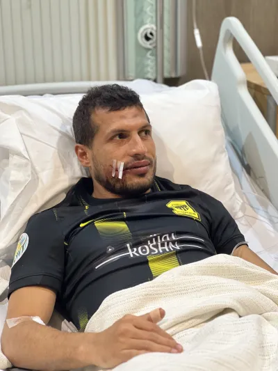 إصابة خطيرة لطارق حامد في مباراة الاتحاد والصفاقسي التونسي (فيديو)