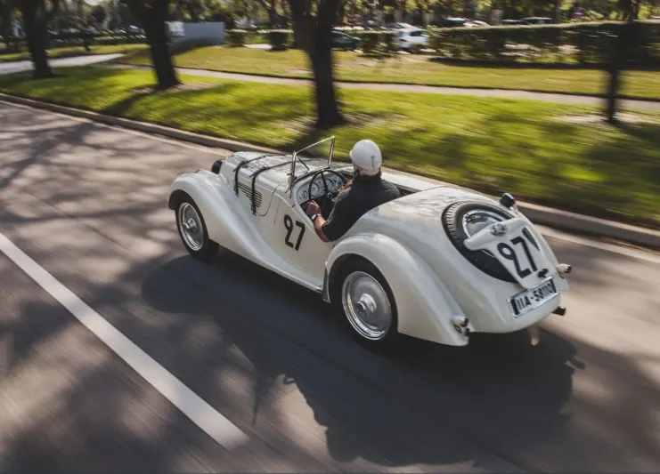 سيارة سباقات "BMW 328" النادرة للبيع بـ 2.9 مليون دولار