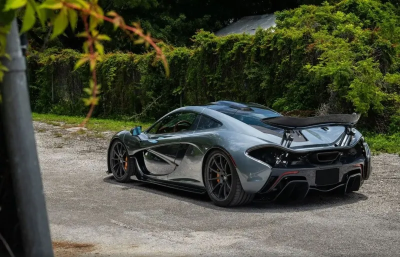 بيع سيارة ماكلارين P1 موديل 2015 مقابل مليوني دولار