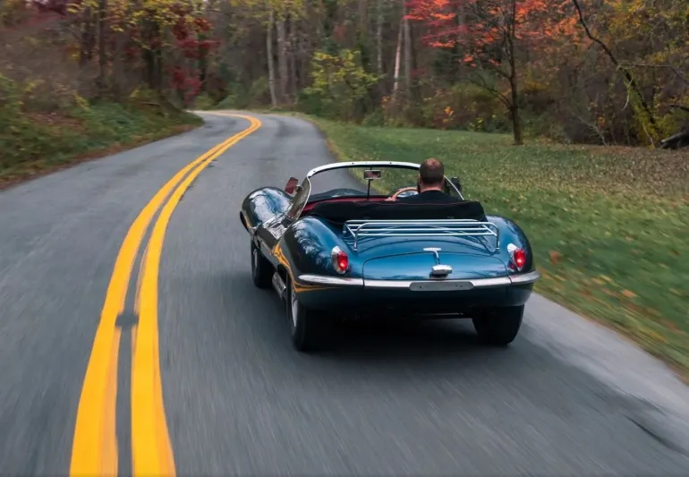 سيارة جاغوار XKSS النادرة مقابل 13.2 مليون دولار