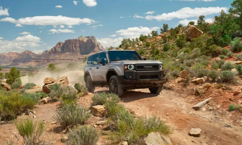 مستقبلاً.. تويوتا لاند كروزر تتحول إلى سيارة كهربائية بالكامل