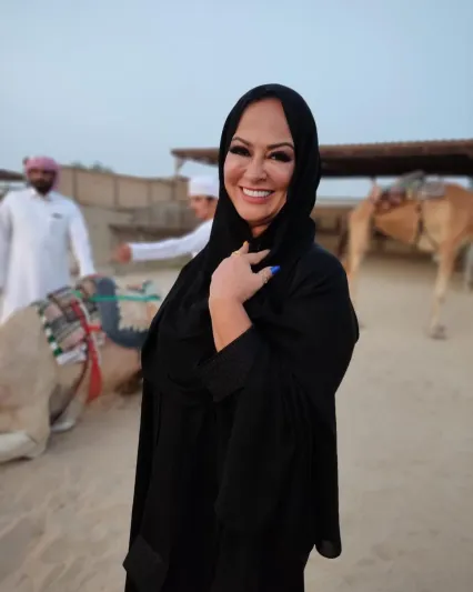 ما حقيقة صور والدة "نيمار" بالعباءة والبرقع في السعودية؟