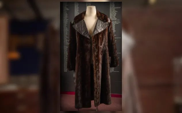 بيع معطف الموسيقي إلفيس بريسلي بـ 163 ألف دولار في مزاد