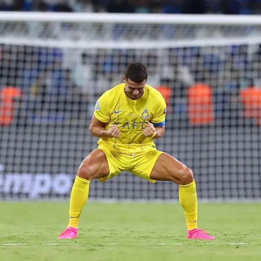 بعد ظهوره بالزي السعودي.. كريستيانو رونالدو يتحدث العربية (فيديو)