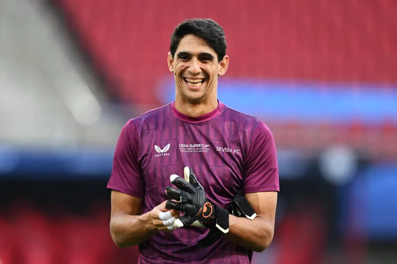 "نيمار" ليس الأخير ولا "متروفيتش".. ياسين بونو على أعتاب الهلال