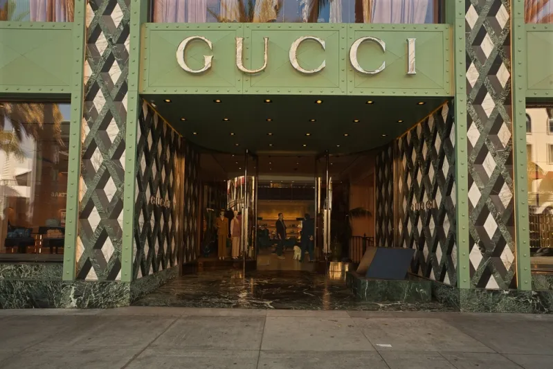 سرقة متجر غوتشي بلوس أنجلوس في وضح النهار (فيديو)